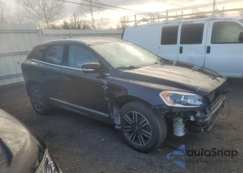 2017 Volvo Xc60 T5 Dynamic z USA, uszkodzony, nr VIN YV440MRR0H2071660